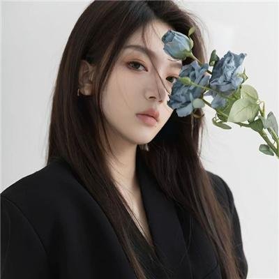 水中的女人